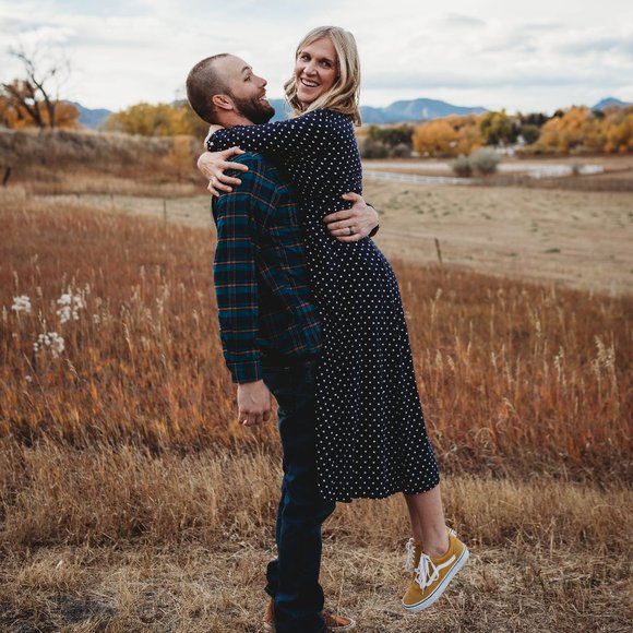 Meet your Posher, Lauren - Picture 2 of 3